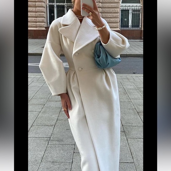 Black / ivory thick luxurious long puff sleeve double breasted trench coat - Picture 5 of 7